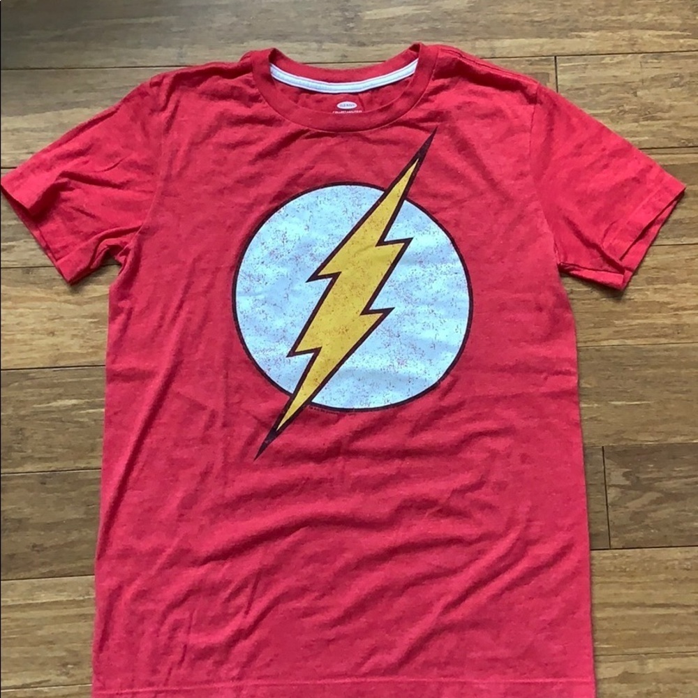 ☀️ 3/$36 or 2/$30 
NEW OLD NAVY COLLECTION TEE “Flash” Red XL (14/16)